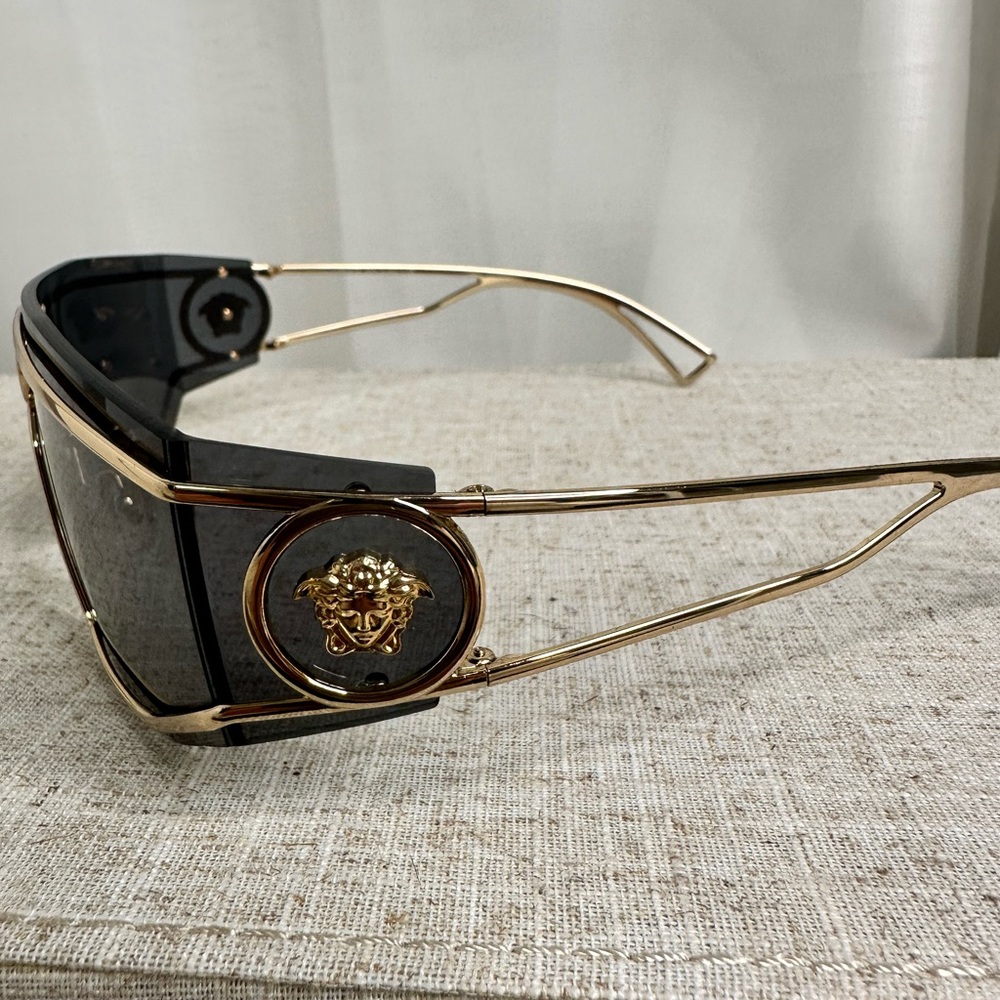 Versace Sunglasses - Picture 4 of 6